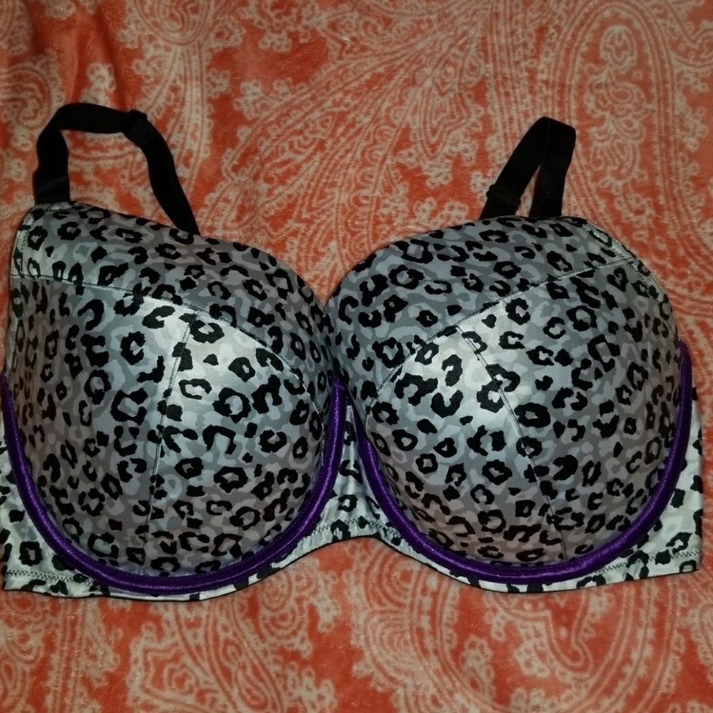 Gorgeous Leopard print bra.  42DDD